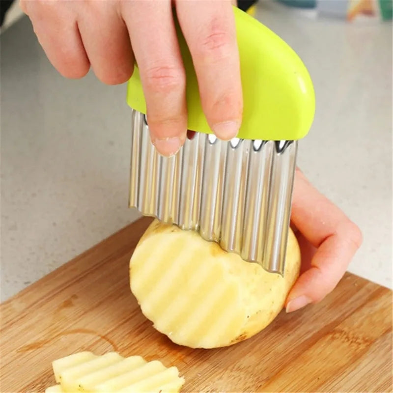 Wavy cutter knife