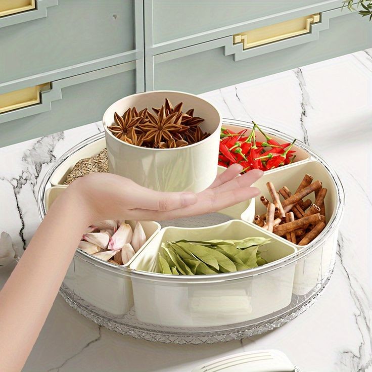 Portable Rotating Snack Tray With Lid