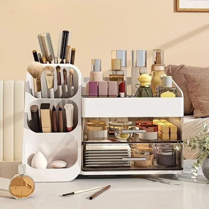 Luxury Cosmetics Organizer With Brush Holder