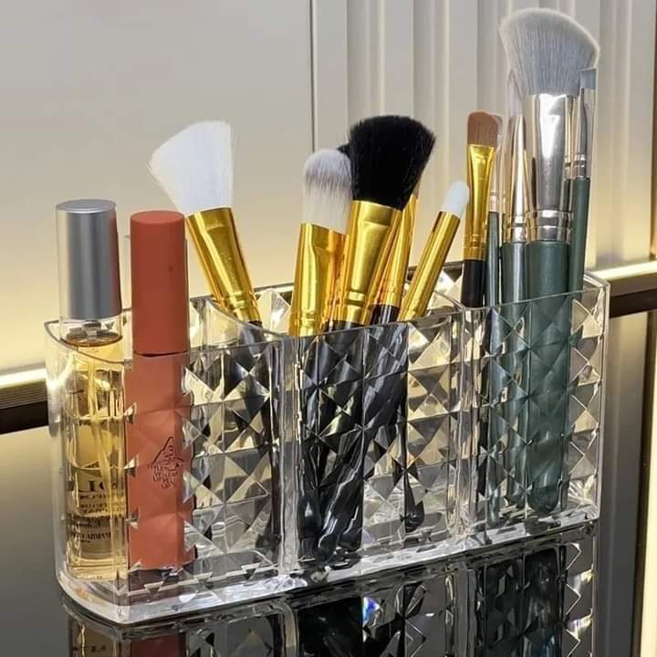 Luxury 3 Grid Acrylic Brush Holder