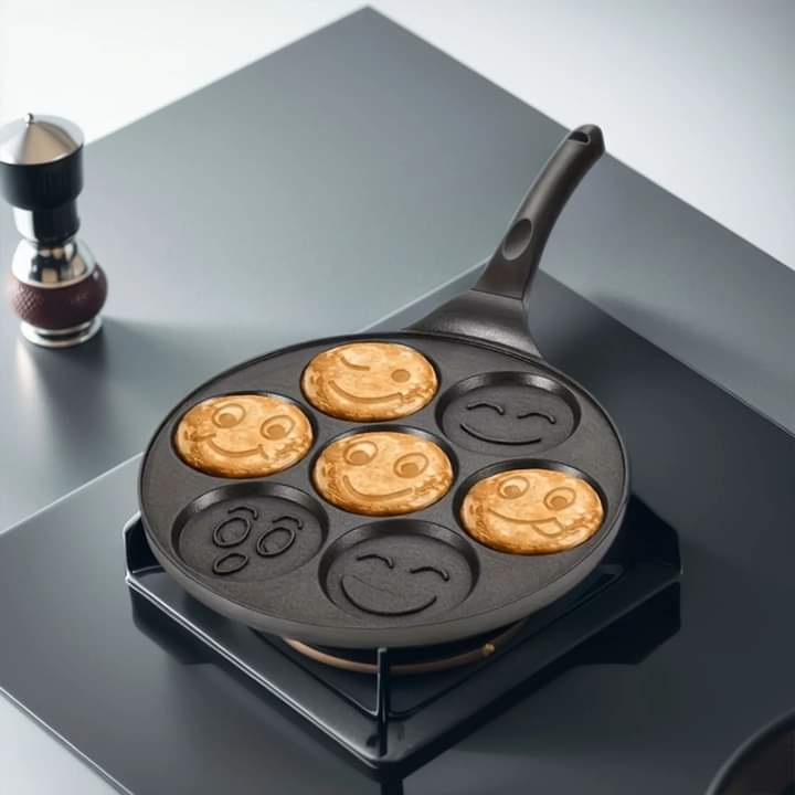 Smiley Face Pancake Pan 27 cm