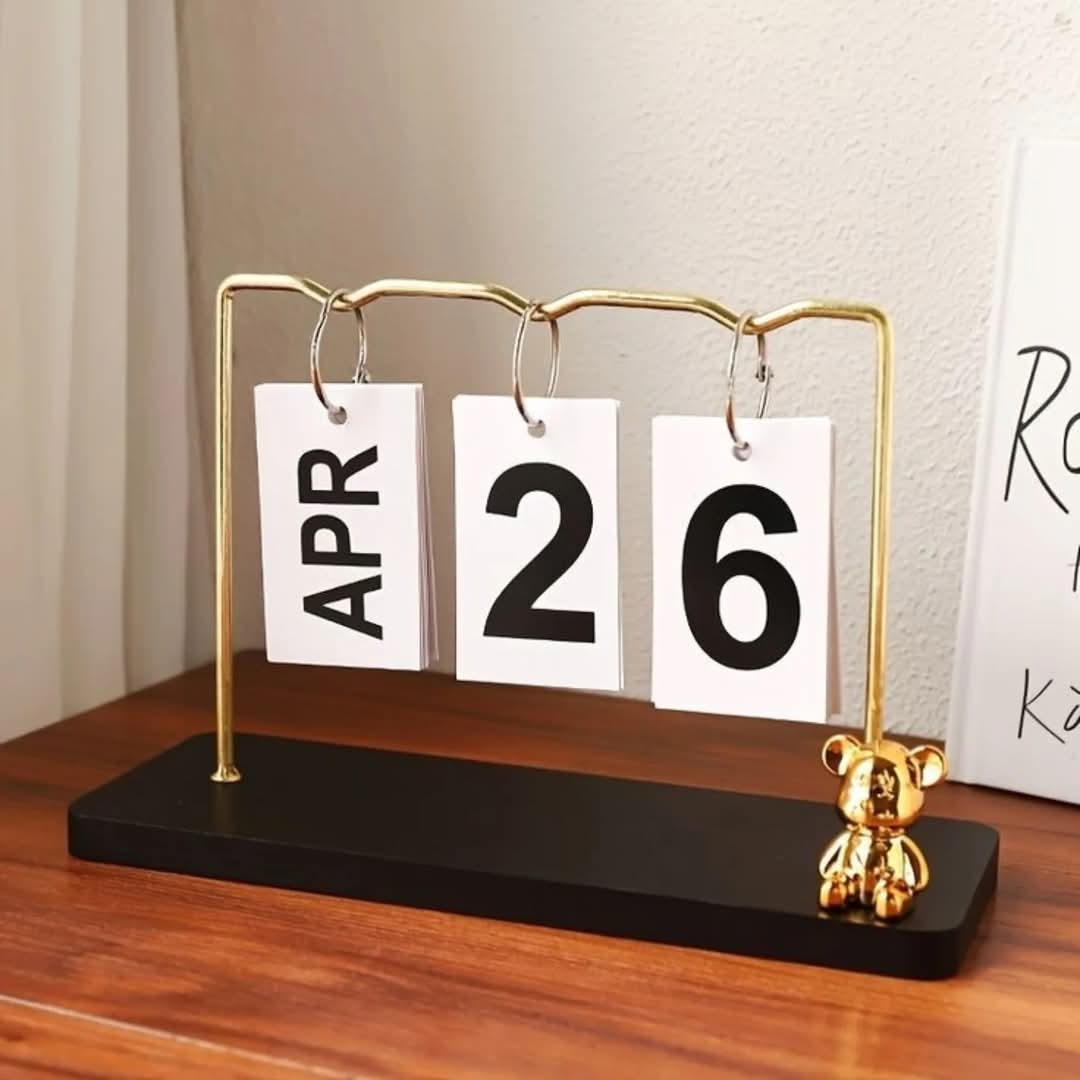 Creative Desktop Calendar