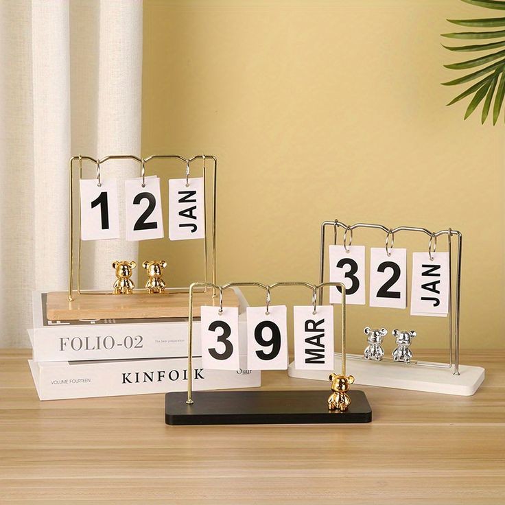 Creative Desktop Calendar