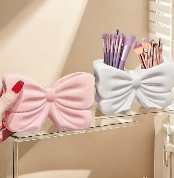 Multipurpose Bow Shaped Ceramic Desktop Storage Holder
